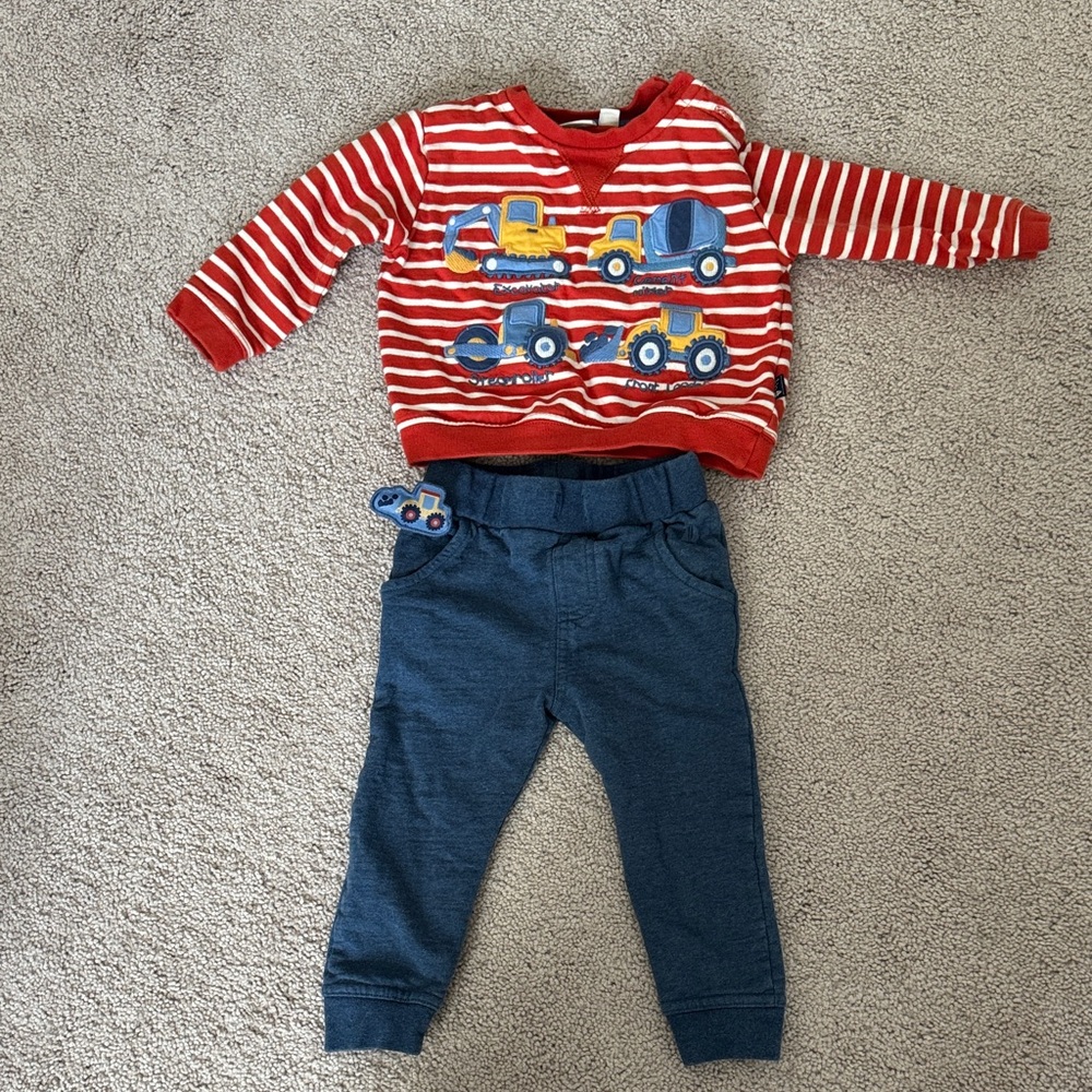 JoJo Maman Bebe Red and Blue sweatshirt and pans size 6-12m